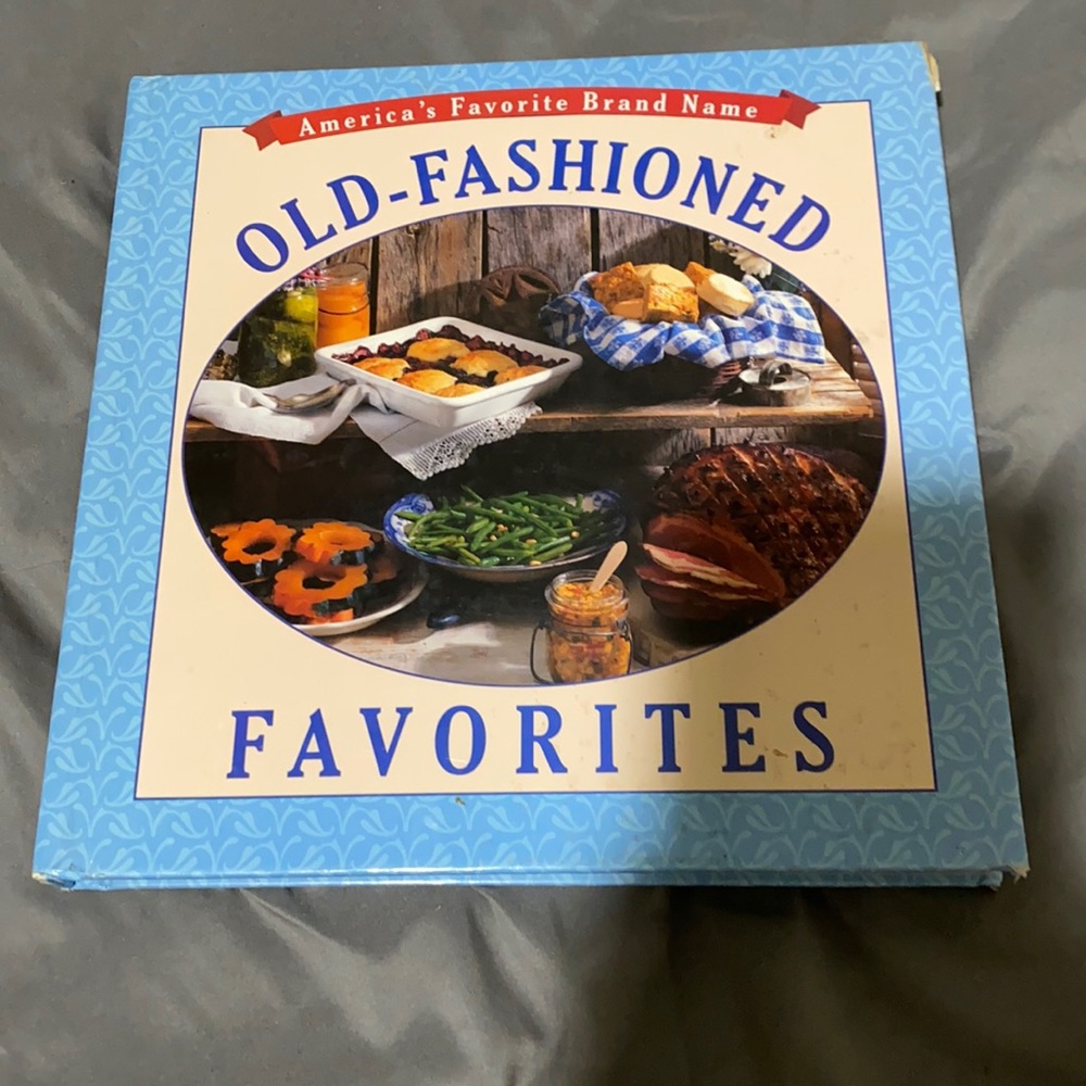 5 for $25💄 Old fashioned favorites cookbook